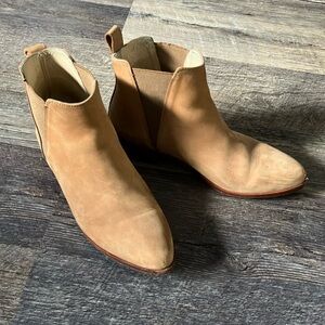 Nisolo Chelsea Boots Sand Suede size 8